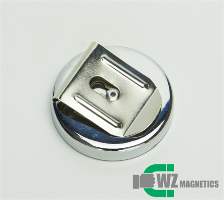 The_51.5mm_diameter_pot_magnet_with_buckle_in_chrome_coating.jpg